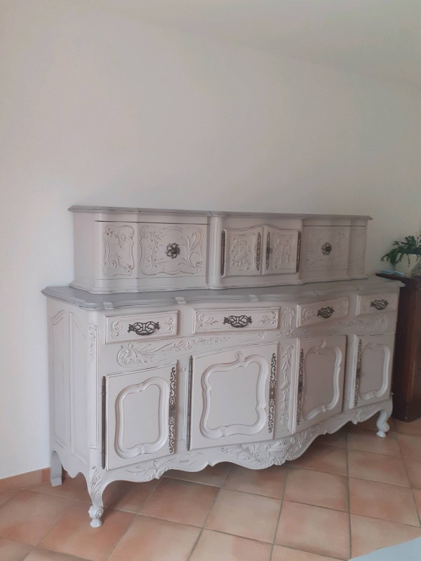 Bahut et glissant provençal relooké en blanc et gris à Pelissanne 13