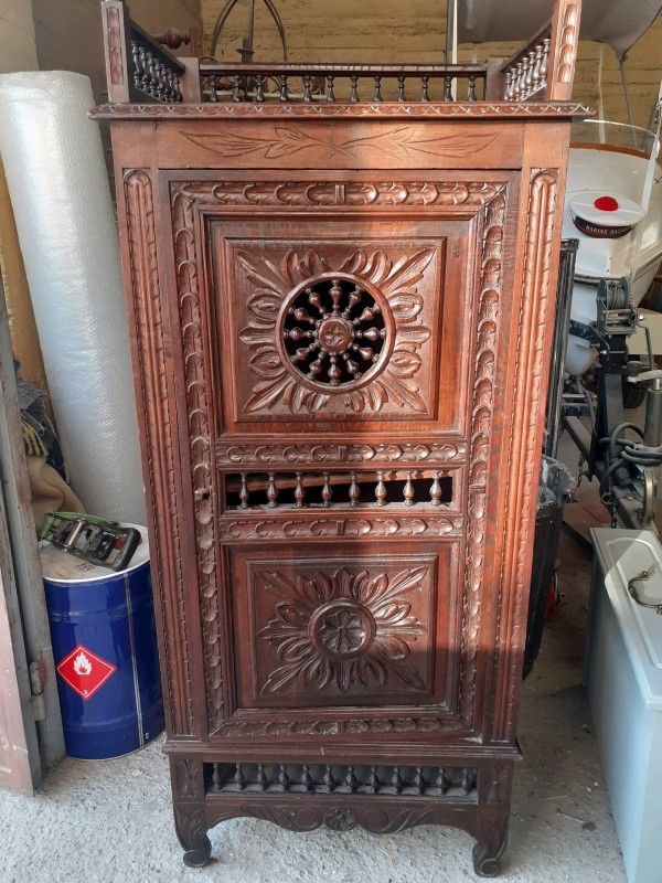 Armoirette ancienne relookée en blanc vieilli Vaucluse