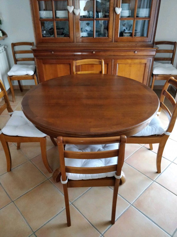 AVANT/APRES d'une salle à manger en merisier de style Louis Philippe relookée dans les Bouches du Rhône