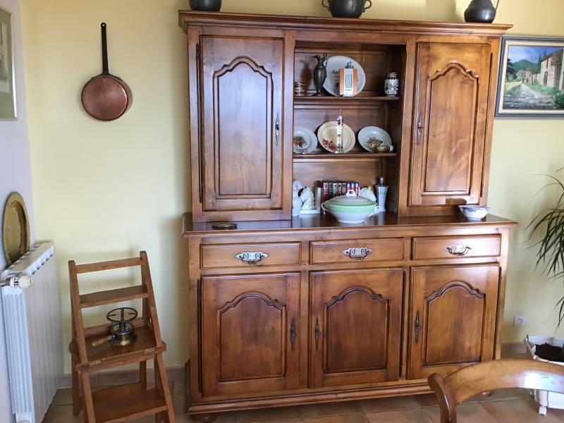 Salle à manger en noyer relookée et patinée à Manosque 04