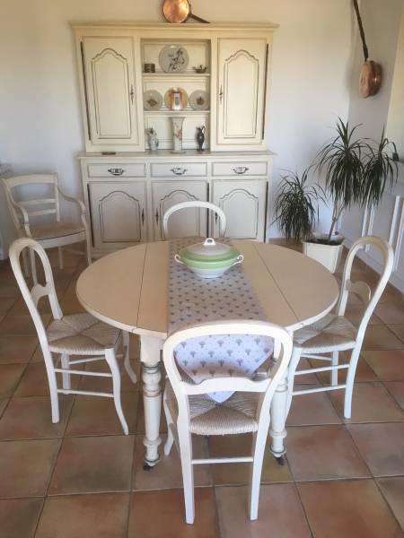 Salle à manger en noyer relookée et patinée à Manosque 04