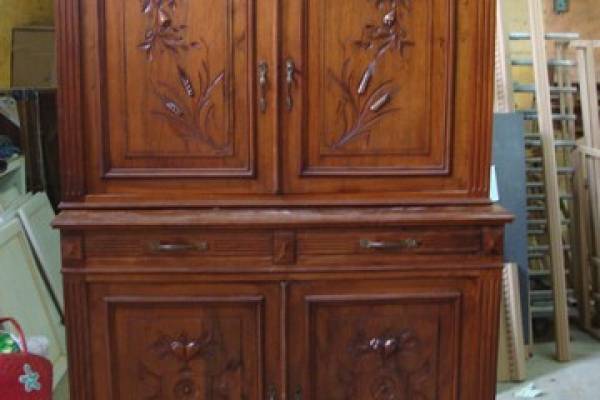 Relloker un vieux bahut vaisselier en noyer à Pertuis