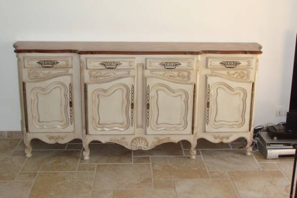 Décapage, peinture et patine d'une salle à manger en noyer style provençal à Gignac