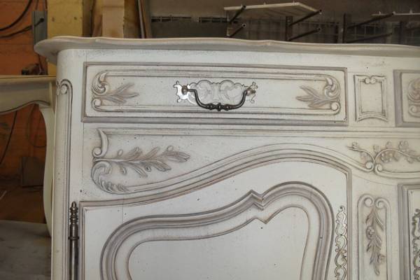 buffet provençal sculpté martigues 13