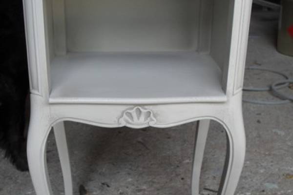 Relooking d'une paire de chevets en merisier style louis XV